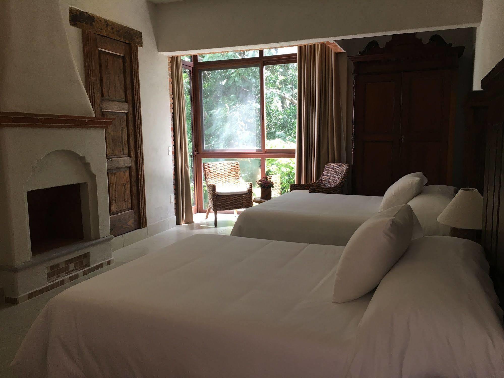 Hotel Casa Del Angel เตโปซตลัน ภายนอก รูปภาพ